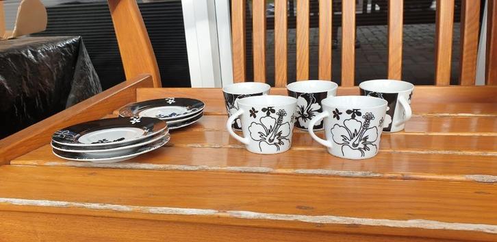 Kop en schotel zwart/wit (nieuw), Huis en Inrichting, Keuken | Servies, Nieuw, Kop(pen) en/of Schotel(s), Overige stijlen, Porselein