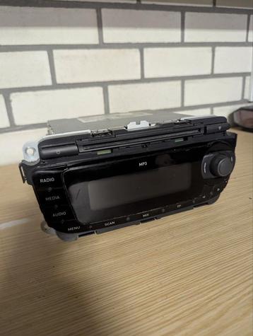 Originele radio  beschikbaar voor biedingen