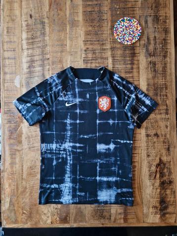 Nederlands elftal Oranje 2022 KNVB pre-match shirt beschikbaar voor biedingen