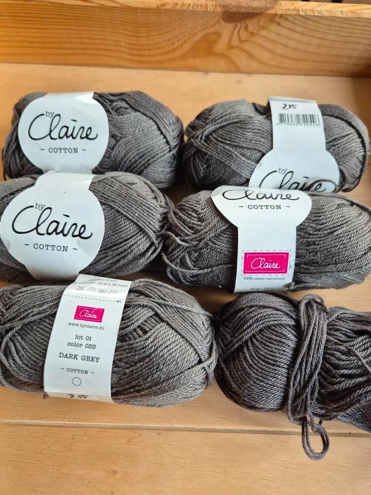 By Claire Cotton - Donkergrijs - 6 Bollen, Hobby en Vrije tijd, Breien en Haken, Nieuw, Breien of Haken, Wol of Garen, Ophalen of Verzenden