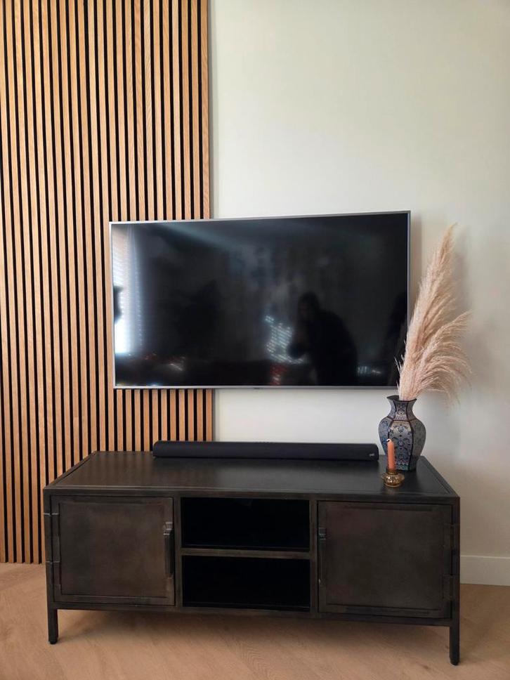 Tv meubel Carpino metaal 137cm, Huis en Inrichting, Kasten | Televisiemeubels, Zo goed als nieuw, Minder dan 100 cm, 100 tot 150 cm