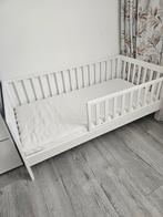 Peuterbed - Wit, Kinderen en Baby's, Ophalen, 70 tot 85 cm, Zo goed als nieuw, Minder dan 140 cm