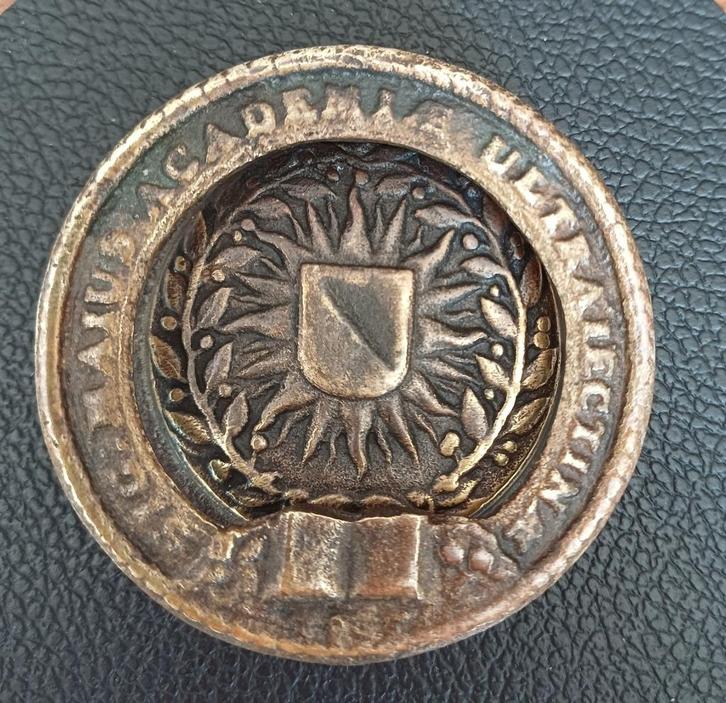 Antieke bronzen deurklopper vd Universiteit van Utrecht RRR, Antiek en Kunst, Antiek | Koper en Brons, Brons, Ophalen