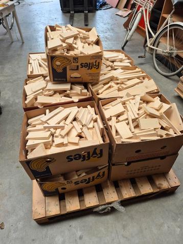 25 dozen Stookhout, kachelhout, vuurkorfhout, vuurtonhout  beschikbaar voor biedingen