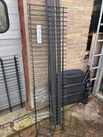 Zwarte metalen hekken, Ophalen, IJzer