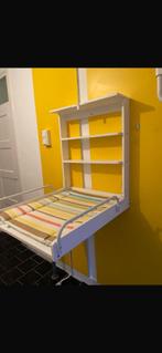 Wand commode – handige inklapbare verschoontafel, Kinderen en Baby's, Kinderkamer | Commodes en Kasten, Gebruikt, Minder dan 75 cm