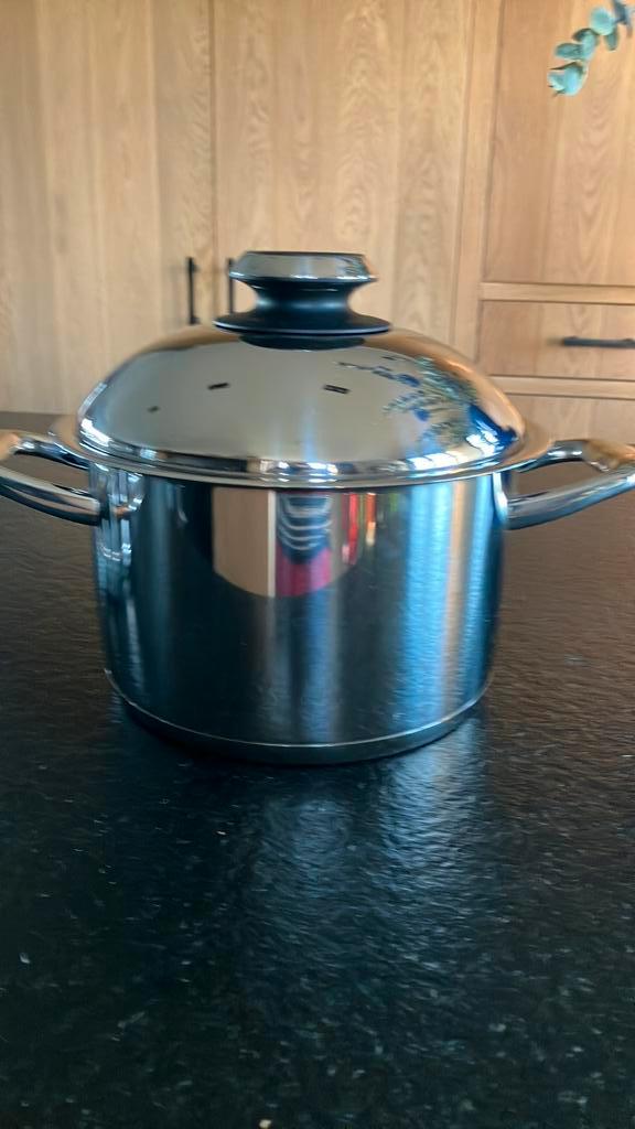 Grote premium AMC pan inhoud 6,5 liter, Huis en Inrichting, Keuken | Potten en Pannen, Zo goed als nieuw, Kookpan of Snelkookpan