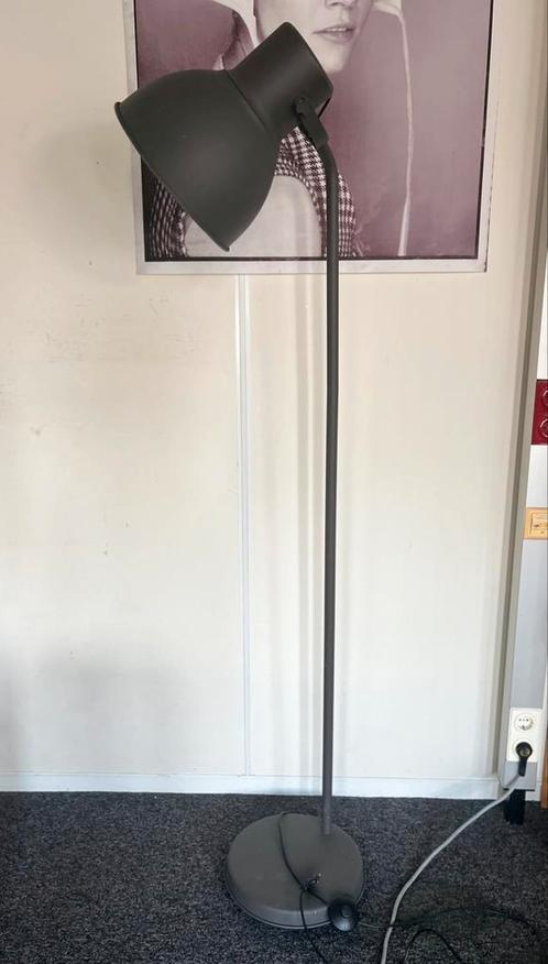 IKEA HEKTAR Vloerlamp – Verstelbaar, Huis en Inrichting, Lampen | Vloerlampen, 150 tot 200 cm, Metaal, Ophalen