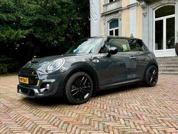 Mini 2.0 Cooper S JCW 210 Lage KM + Garantie beschikbaar voor biedingen