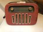 Antieke draagbare radio, Ophalen