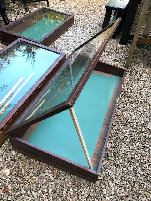 VINTAGE VITRINE KAST DISPLAY CASE GLAS HOUT 3 STUKS, Huis en Inrichting, Kasten | Vitrinekasten, Minder dan 100 cm, 25 tot 50 cm