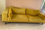 Bank okergeel 2.30 breed, Ophalen, Gebruikt, Driepersoons, Rechte bank