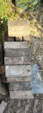 Gratis af te halen, ongeveer 60 stuks, Tuin en Terras, Ophalen, Gebruikt, Beton, Klinkers