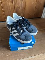Adidas gazelle sneakers blauw maat 35,5 Nieuw, Jongen of Meisje, Schoenen, Ophalen of Verzenden, Zo goed als nieuw
