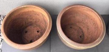 Grote stevige oude kwaliteit terracotta bloempotten diverse beschikbaar voor biedingen