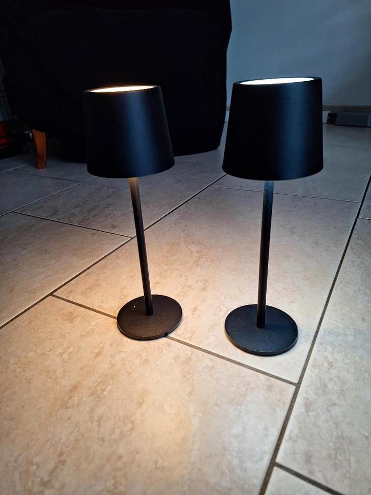 Oplaadbare zwarte tafellampjes Twee stuks, Huis en Inrichting, Lampen | Tafellampen, Zo goed als nieuw, Minder dan 50 cm, Metaal