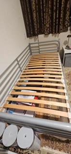 Eenpersoons metalen bed met lattenbodem - 95x205 cm, Huis en Inrichting, Slaapkamer | Bedden, 90 cm, Eenpersoons, 210 cm, Ophalen of Verzenden