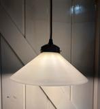 Vintage hanglampje glas en bakeliet incl. Led lichtbron, Huis en Inrichting, Lampen | Hanglampen, Gebruikt, Vintage, retro, brocante