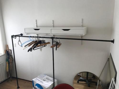kledingrek met kastje.Stelling eigen ontwerp. 5,- symbolisch, Kleding | Dames, Kledingrekken, Gebruikt, Ophalen