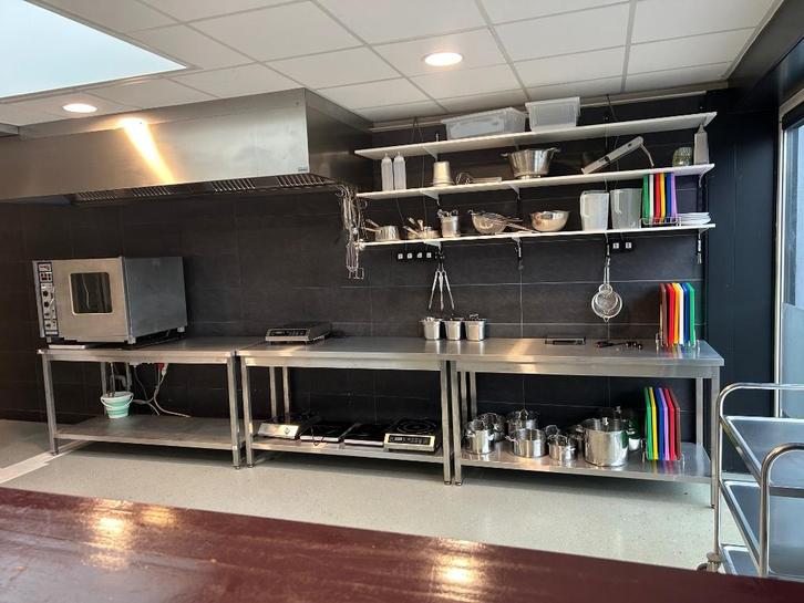 Professionele productie keuken huren, Zakelijke goederen, Horeca | Keukenapparatuur, RVS Meubilair, Ophalen