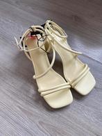 Butter yellow hakjes nieuw met prijskaartje maat 37, Kleding | Dames, Schoenen, Schoenen met lage hakken, Geel, Nieuw, Ophalen of Verzenden