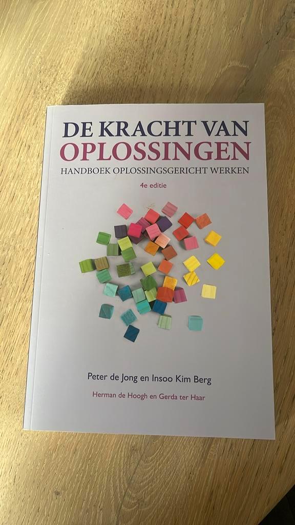 Peter de Jong - De kracht van oplossingen, Boeken, Psychologie, Nieuw, Ophalen of Verzenden