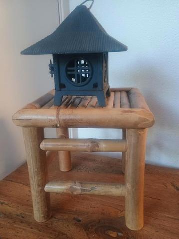 Kleine Chinese Pagode van gietijzer beschikbaar voor biedingen