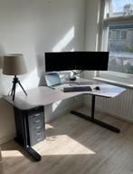 Hoekbureau bruin-grijs IKEA, Huis en Inrichting, Bureaus, Ophalen, In hoogte verstelbaar, Zo goed als nieuw, Bureau