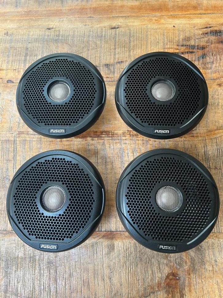 4 Fusion waterdichte boot speakers, Watersport en Boten, Bootonderdelen, Zo goed als nieuw, Zeilboot of Motorboot, Ophalen of Verzenden