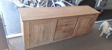 Dressoir beschikbaar voor biedingen