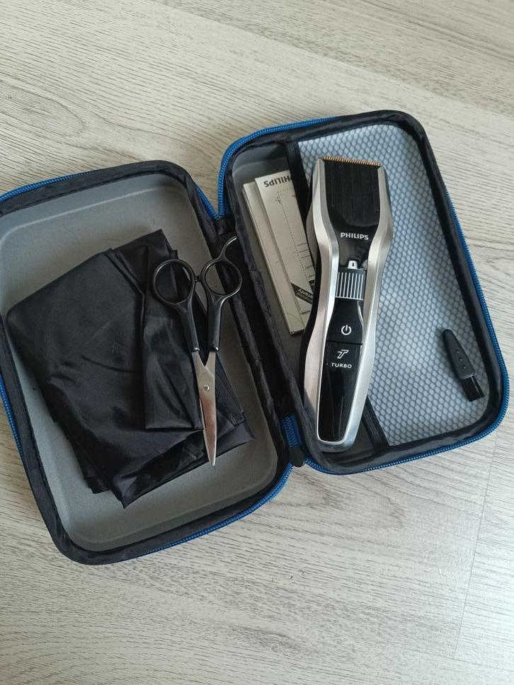 Philips tondeuse in etui en accessoires, Sieraden, Tassen en Uiterlijk, Uiterlijk | Haarverzorging, Zo goed als nieuw, Tondeuse