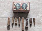 Te koop antiek schoenmakers handgereedschap set, Antiek en Kunst, Antiek | Gereedschap en Instrumenten, Ophalen