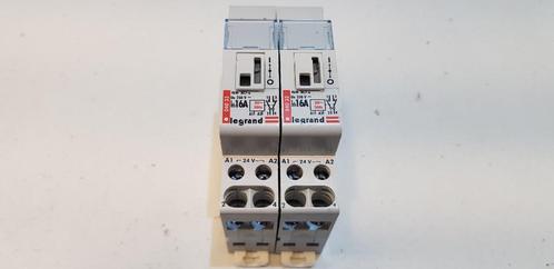 Legrand Magneetschakelaar / Relais 16A 250V 04033 (2x), Hobby en Vrije tijd, Elektronica-componenten, Gebruikt, Ophalen of Verzenden
