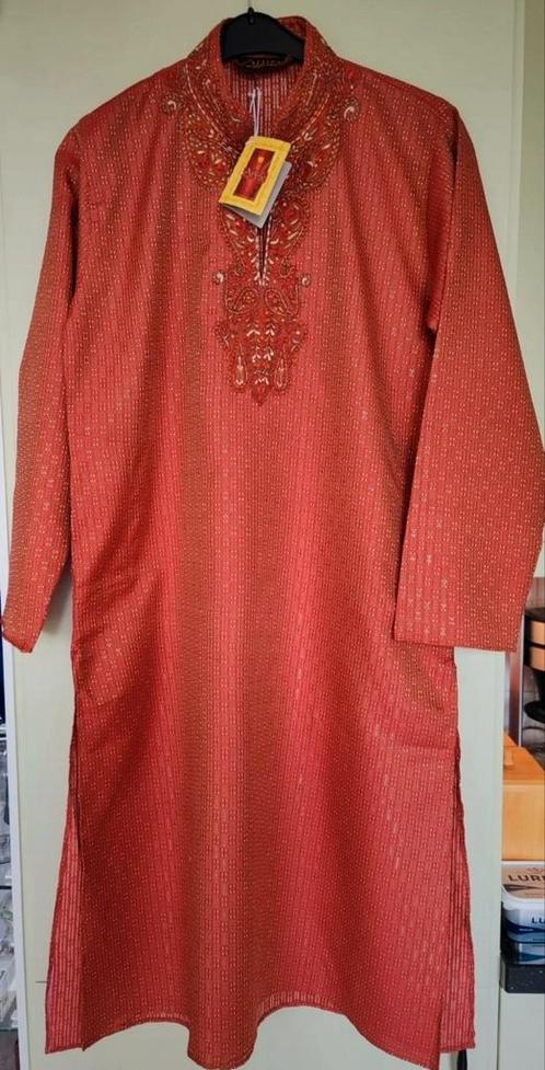 Attire The Ethnic Creation uniseks gravelrode tuniek, mt 42, Kleding | Dames, Gelegenheidskleding, Nieuw, Overige typen, Maat 42/44 (L)