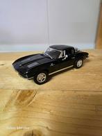 Chevrolet Corvette Sting Ray uit 1963. 
 schaal 1: 18, Hobby en Vrije tijd, Modelauto's | 1:18, Ophalen, Zo goed als nieuw, Overige merken