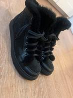 Lola Cruz Sneakers - Stijlvol en Comfortabel, Kleding | Dames, Schoenen, Zwart, Ophalen of Verzenden, Sneakers of Gympen, Zo goed als nieuw