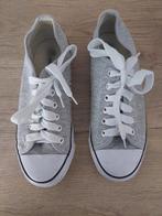 Schoenen grijs, Kleding | Dames, Schoenen, Ophalen of Verzenden, Zo goed als nieuw, Grijs, Sneakers of Gympen