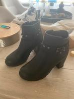 Zwarte enkellaarsjes met studs, Ophalen, Zo goed als nieuw, Zwart, Lage of Enkellaarzen