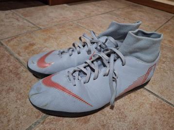 Nike zaalvoetbalschoen maat 47 beschikbaar voor biedingen