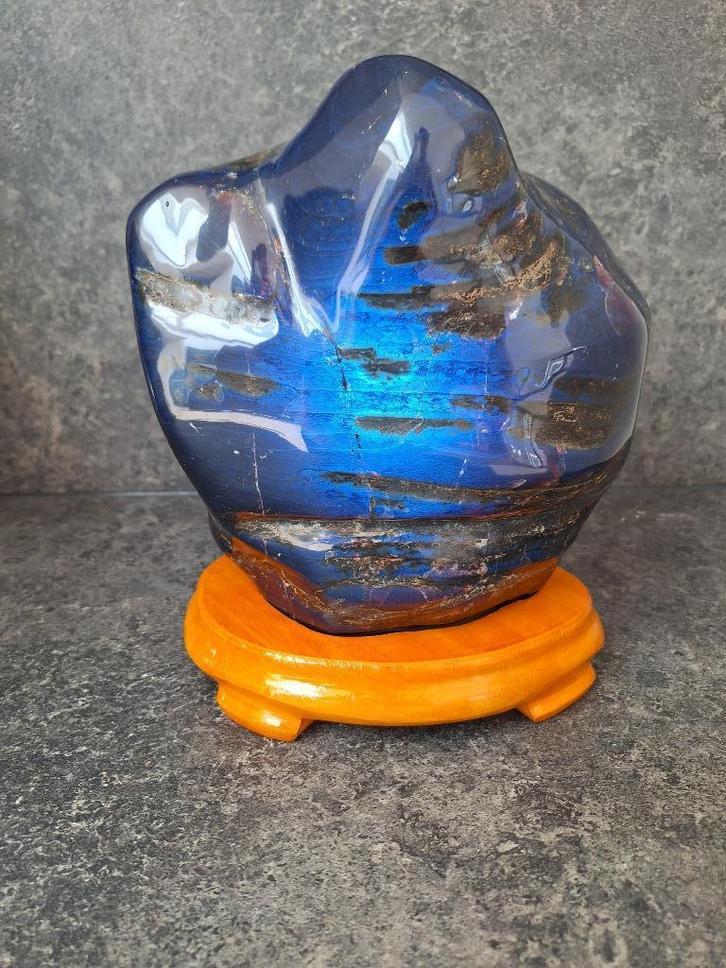 reuzen barnsteen/amber stuk gratis houten standaard 3.26 KG!, Verzamelen, Mineralen en Fossielen, Fossiel, Ophalen of Verzenden