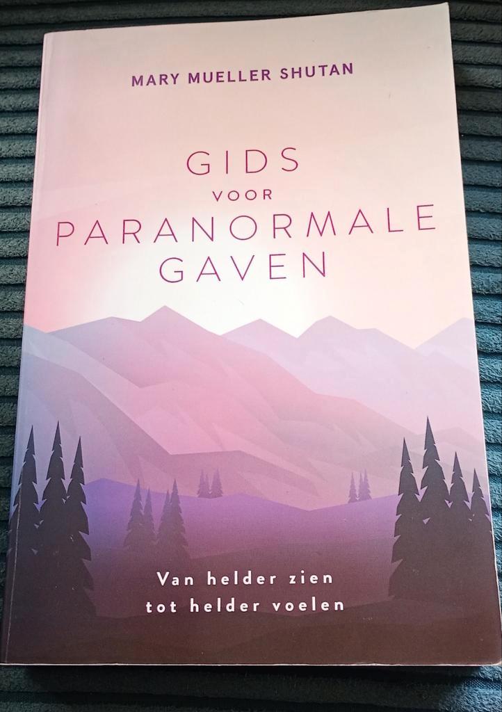 Gids voor paranormale gaven - Mary Mueller Shutan, Boeken, Esoterie en Spiritualiteit, Zo goed als nieuw, Ophalen of Verzenden