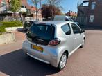 Toyota Aygo 1.0 12V Vvt-i 3DRS MMT 2010 Grijs - APK 26/10/26, Voorwielaandrijving, 4 stoelen, 68 pk, Origineel Nederlands