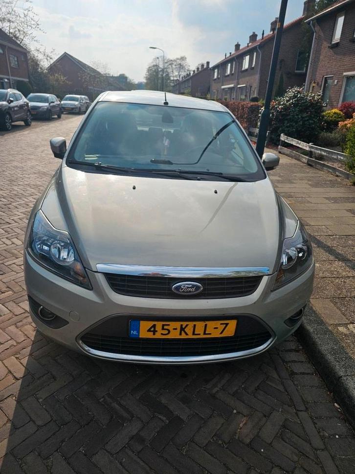 Ford Focus 1.8 92KW 5D 2010 Bruin NAP, Auto's, Ford, Particulier, Focus, ABS, Adaptive Cruise Control, Benzine, Euro 5, C, Hatchback