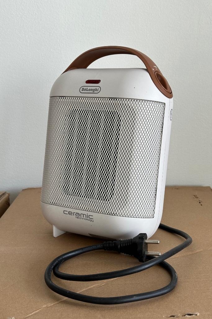 DeLonghi Ceramic Space Heater - mobiele verwarming, Doe-het-zelf en Verbouw, Verwarming en Radiatoren, Zo goed als nieuw, Radiator