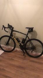 Trek Domane AL 2 Disc Racefiets mt61 - zwart/goud, Fietsen en Brommers, Fietsen | Racefietsen, 28 inch, Heren, Aluminium, Zo goed als nieuw