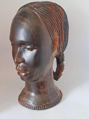 Vintage 70s Coromandelhouten hoofd van vrouw beschikbaar voor biedingen