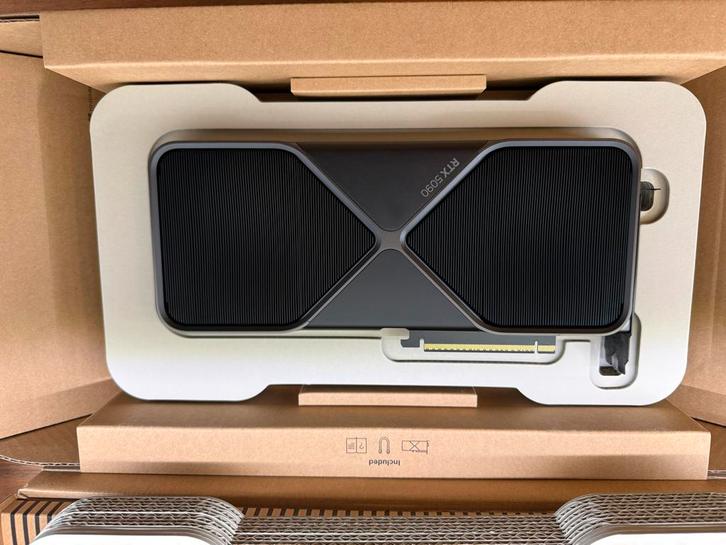 RTX 5090 Founders Edition - ruilen, Computers en Software, Videokaarten, Nieuw, Nvidia, PCI-Express 5.0, GDDR6, HDMI, Ophalen of Verzenden