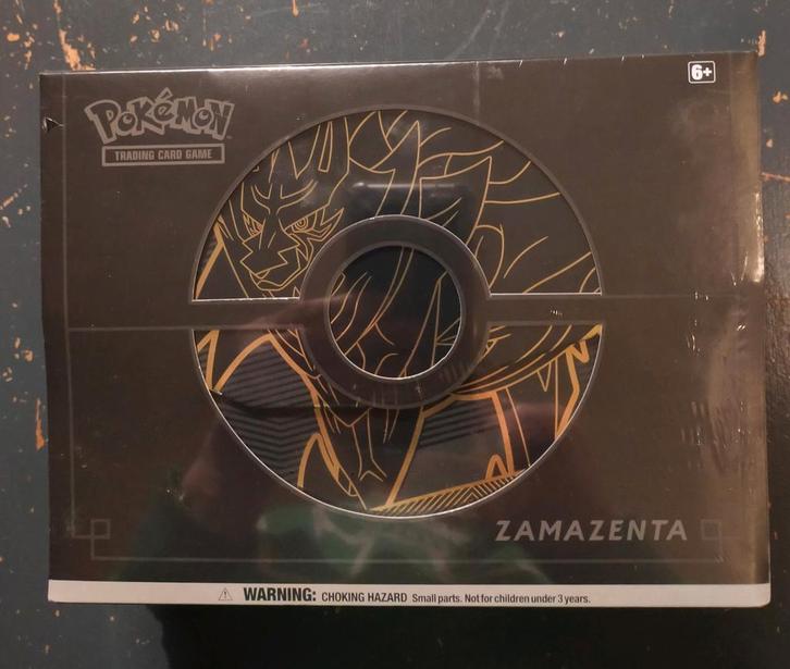 Pokémon TCG: Sword & Shield ETB Plus - Zamazenta. Geseald., Hobby en Vrije tijd, Verzamelkaartspellen | Pokémon, Nieuw, Ophalen of Verzenden