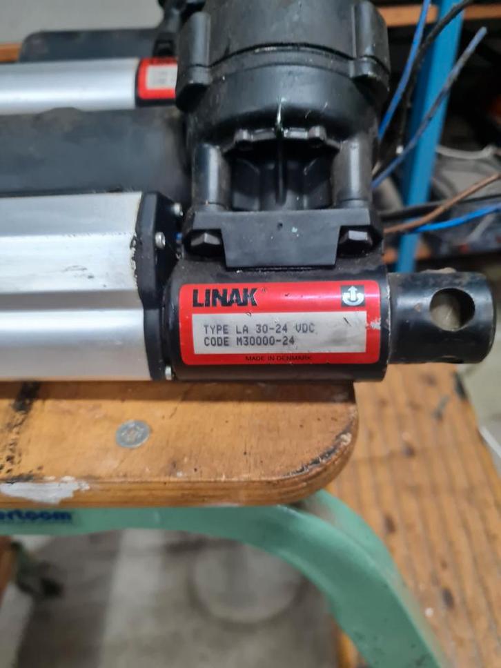 Linak LA30-24 VDC Lineaire Actuator, Hobby en Vrije tijd, Overige Hobby en Vrije tijd, Ophalen of Verzenden