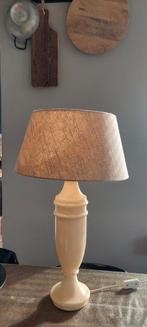 Marmeren / albast lamp met grof linnen kap. 60 cm hoog, Huis en Inrichting, Lampen | Tafellampen, Ophalen, Gebruikt, 50 tot 75 cm